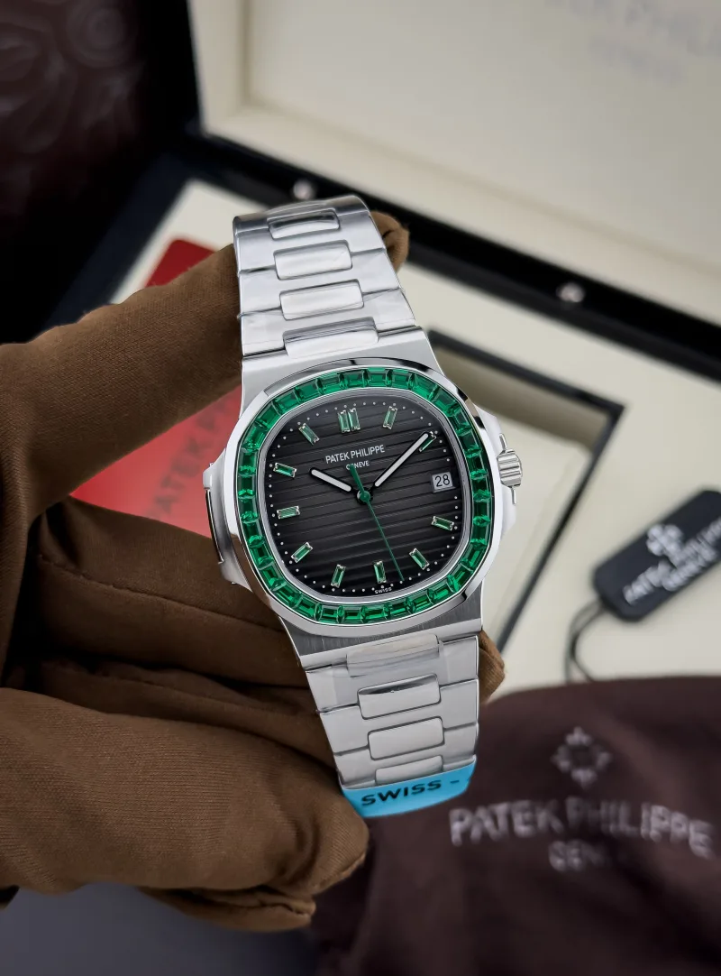 Patek Philippe Nautilus 5711/113P Platinum Black Dial