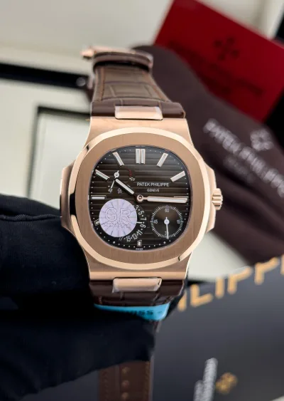 Patek Philippe Nautilus 5712R-001 Moon Phases Rose Gold Watch